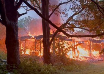Large Brush Fire At 532 Neck Road Tiverton RI