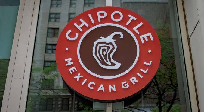 Chipotle Pulls Jalapeños Nationwide After Salmonella Outbreak Sickens More Than 100 in Minnesota 1 Chipotle sign
