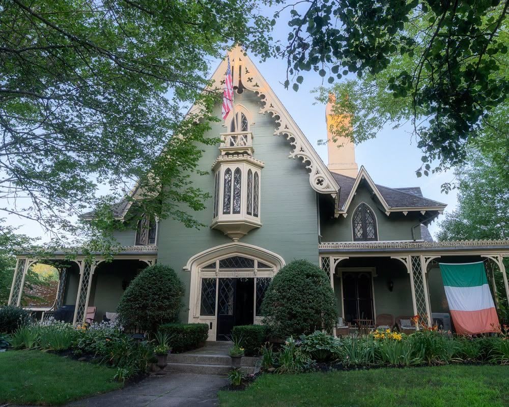 Historic Home of the Week: The William J. Rotch Gothic Cottage 2 SingingWithLightCottage